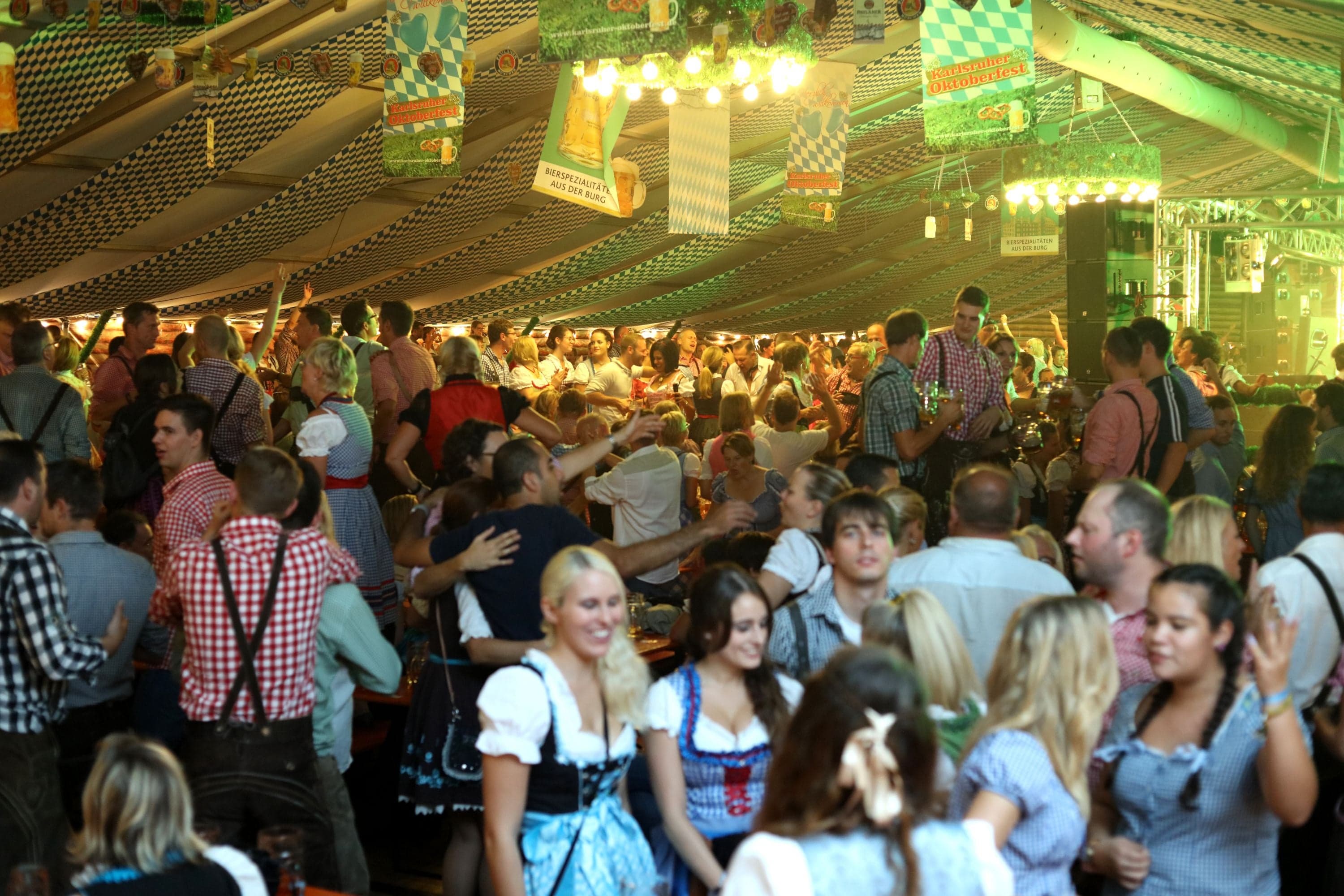 VANESSA MAI & Firma Hollunder - 12. Original Karlsruher Oktoberfest