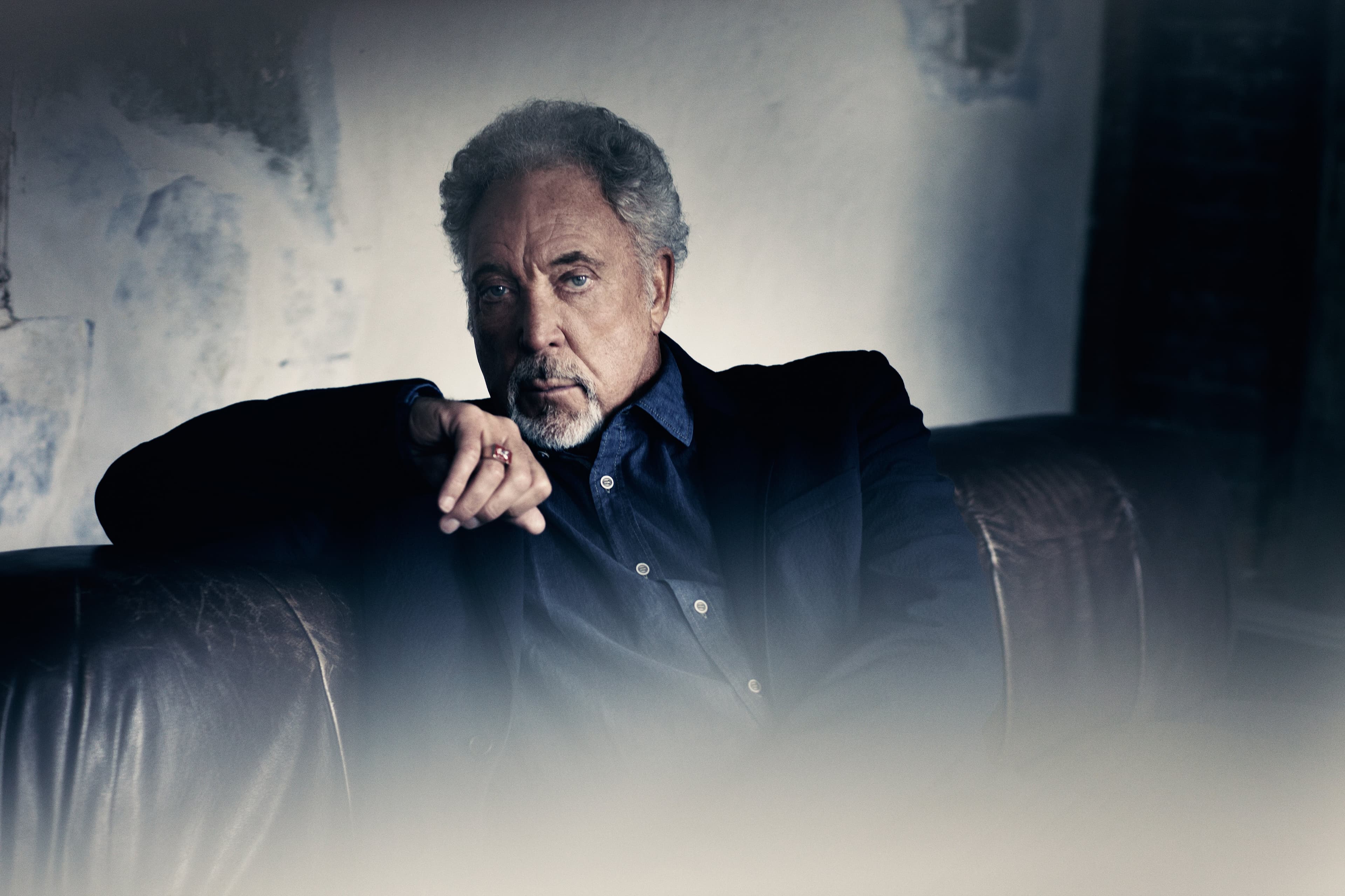 Tom Jones - COME GATHER ROUND 2026