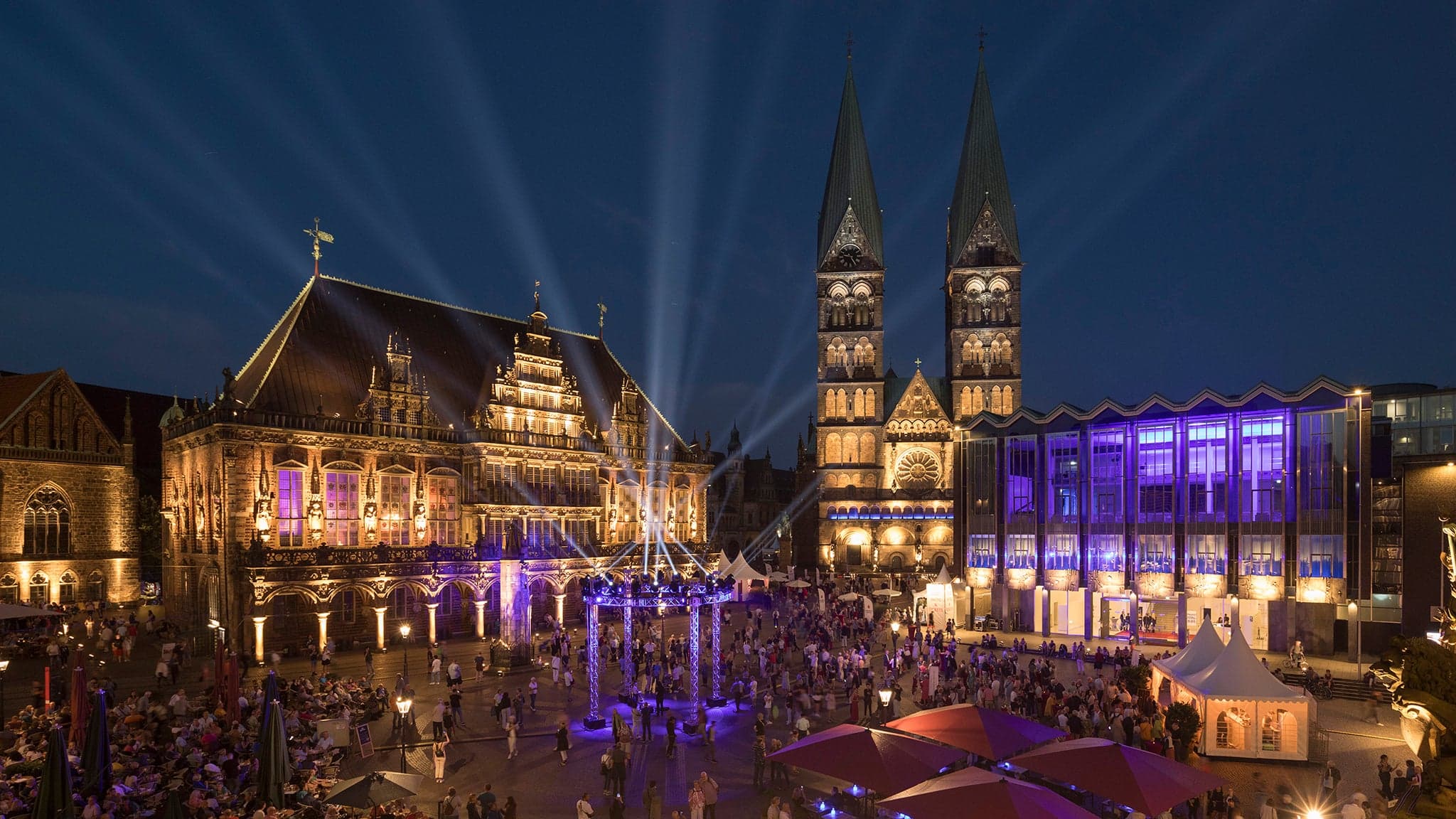 EÖ 22:00 Uhr: Alena Baeva / Kyril Zlotnikov / Vadym Kholodenko - MFB